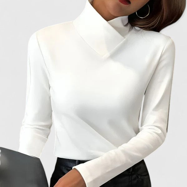 Yulienne | Elegant Turtleneck